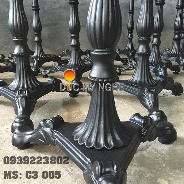 Bàn cafe 3 chân đầu cá sấu C3 005